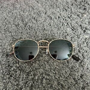 Gold Frame Round Sunglasses